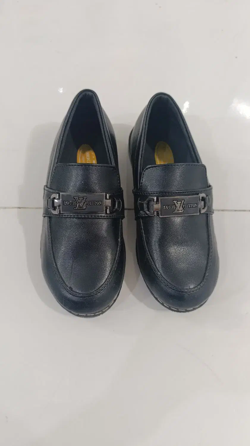 کفش بچگانه|کفش و لباس بچه|نیشابور, خط کاشمر|دیوار