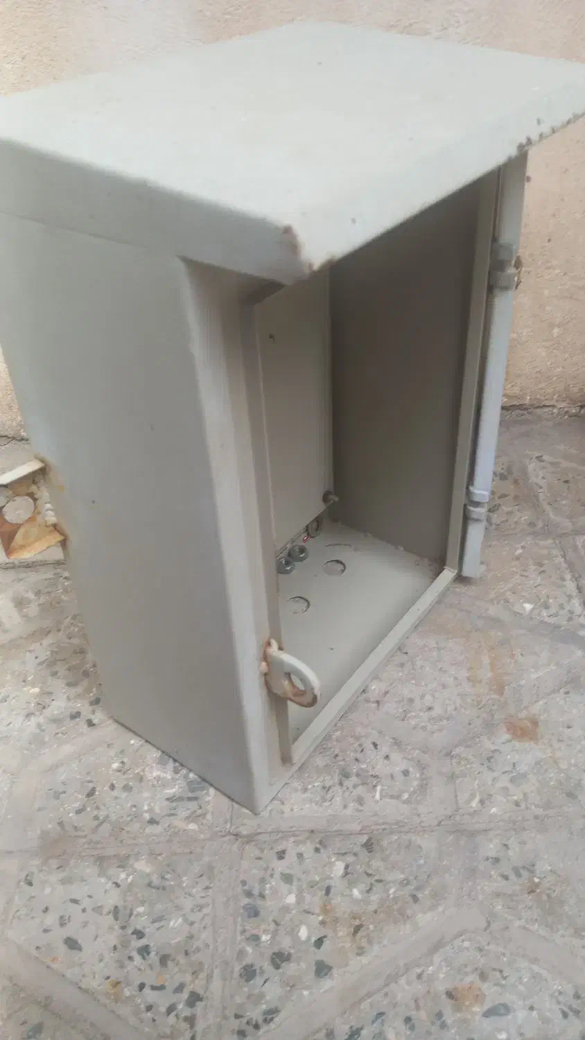 تابلوی فلزی جنس محکم جای کنتور|مصالح و تجهیزات ساختمان|دورود, |دیوار