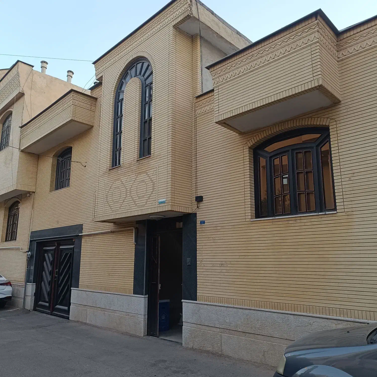 تهاتر منزل مسکونی با سه واحد آپارتمان|فروش خانه و ویلا|شیراز, دینکان|دیوار