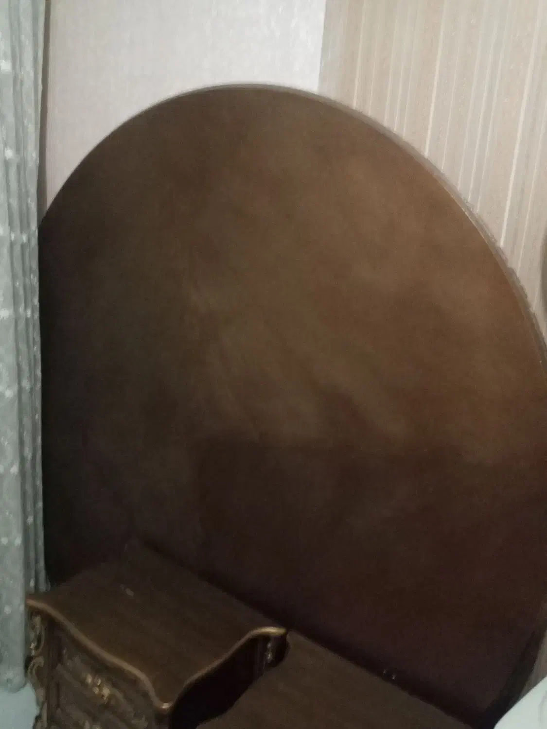 میز غذا خوری گرد ۲در۲ به تعداد۸نفره تمیز کم کار|میز و صندلی غذاخوری|اصفهان, احمدآباد|دیوار