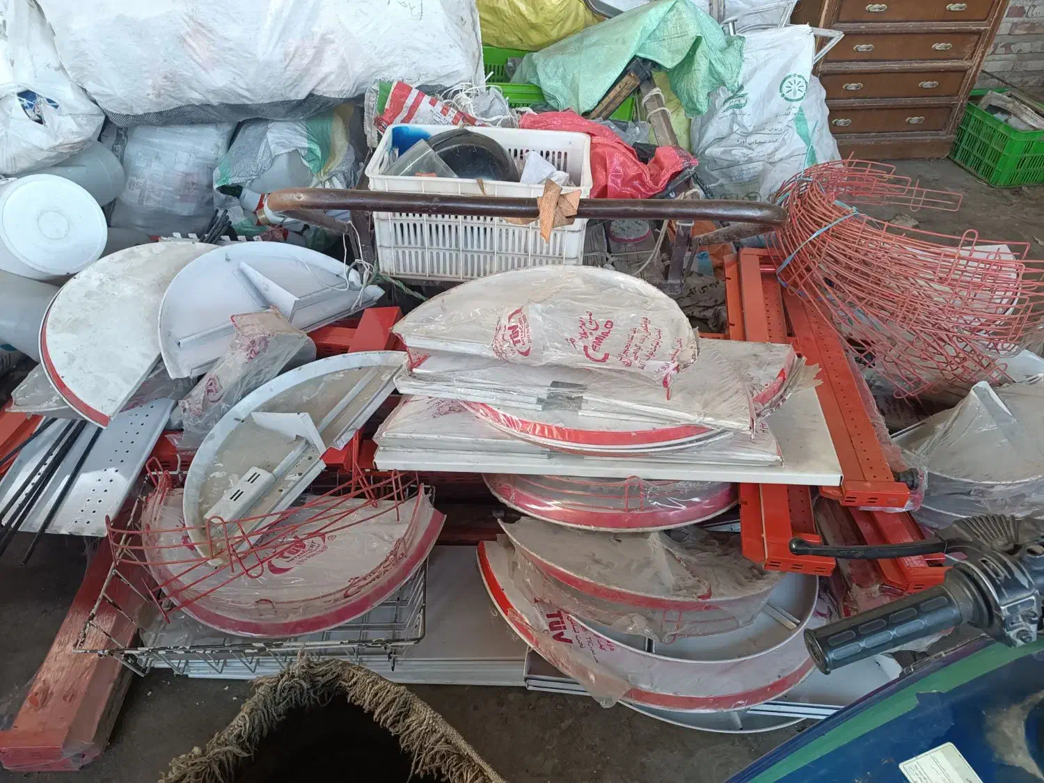 قفسه وسط مغازه|فروشگاه و مغازه|گنبد کاووس, |دیوار