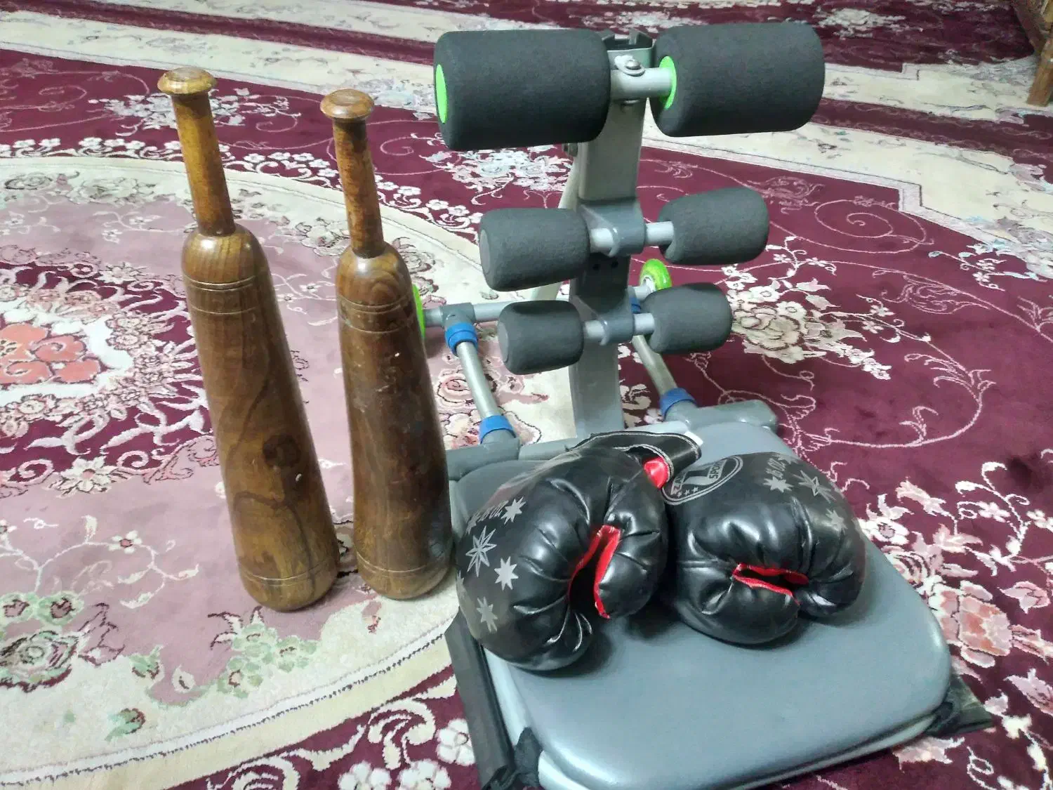 ۱عددتن تاک.یک جفت دستکش‌ ورزشی یک جفت میل باستانی|تجهیزات ورزشی|قرچک, محمد آباد|دیوار