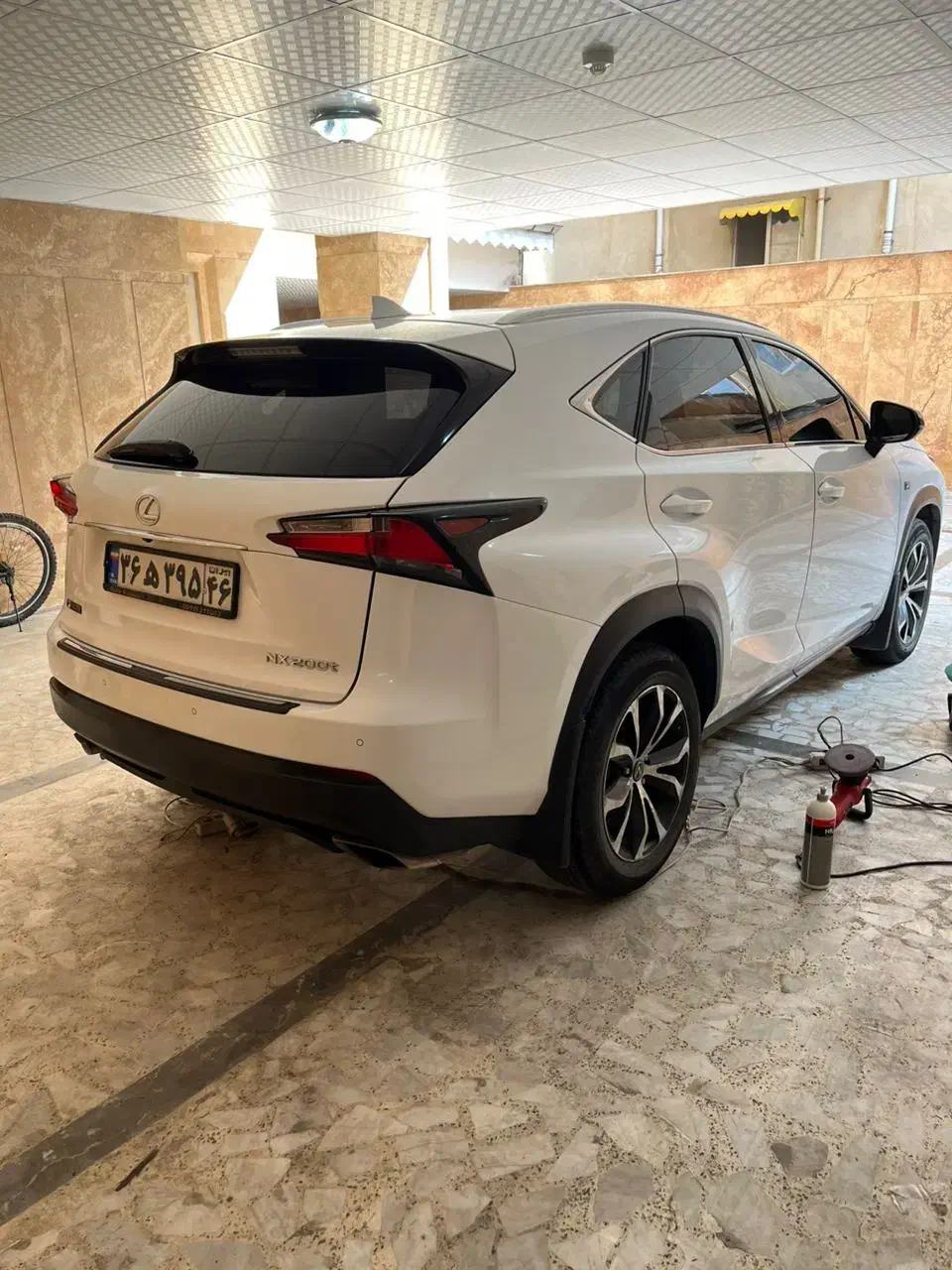 پولیش واکس ، سرامیک ، در محل و مجموعه درجه یک|خدمات موتور و ماشین|رشت, گلباغ نماز|دیوار