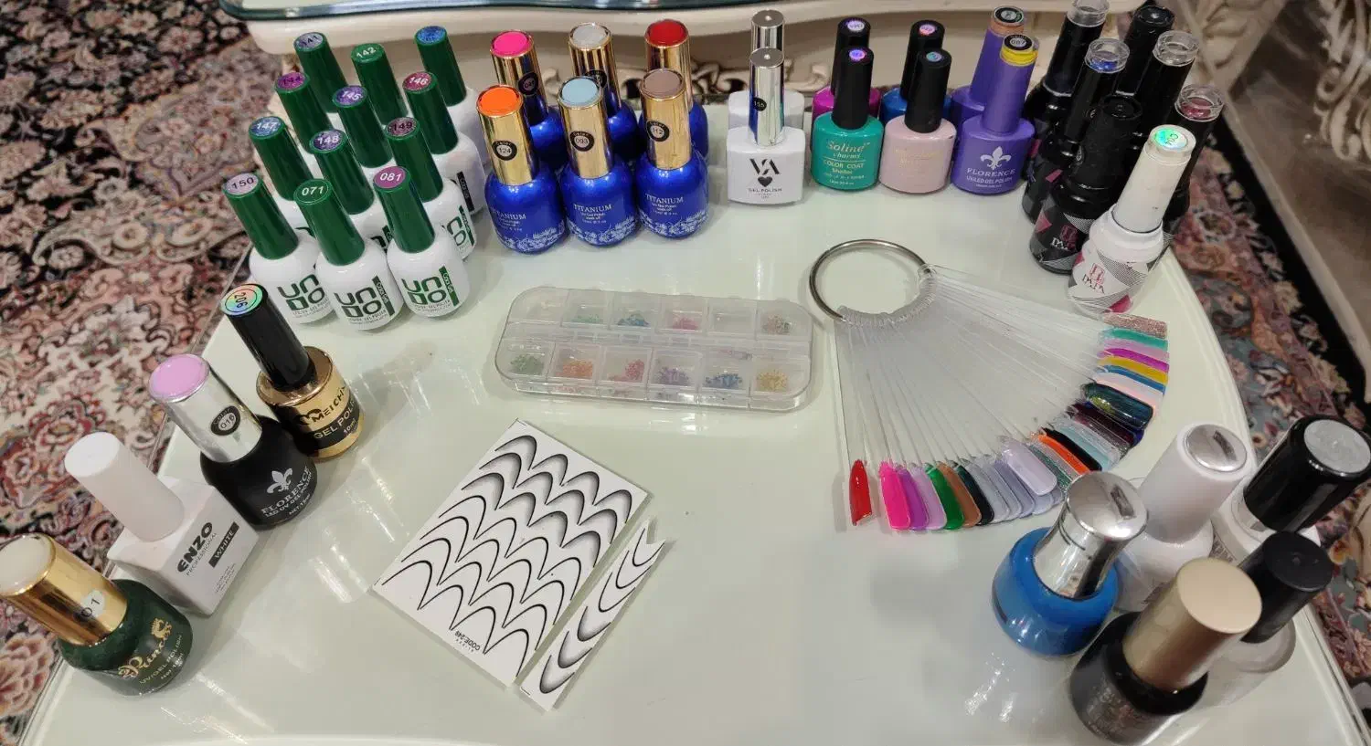 وسایل کاشت ناخن در حد نو|آرایشگاه و سالنهای زیبایی|ورامین, ریحان آباد|دیوار