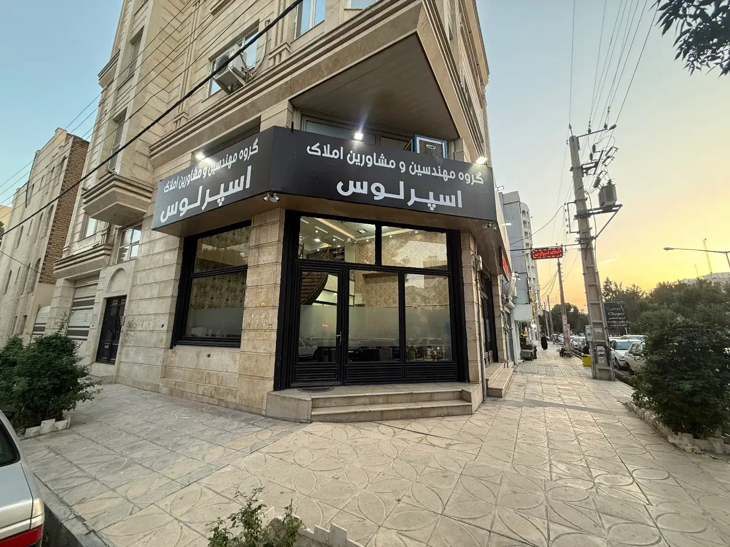 ۲۲بهمن اجاره یک واحد تجاری زیرزمین ۳۵۰ متر|اجارهٔ مغازه و غرفه|کرمانشاه, |دیوار