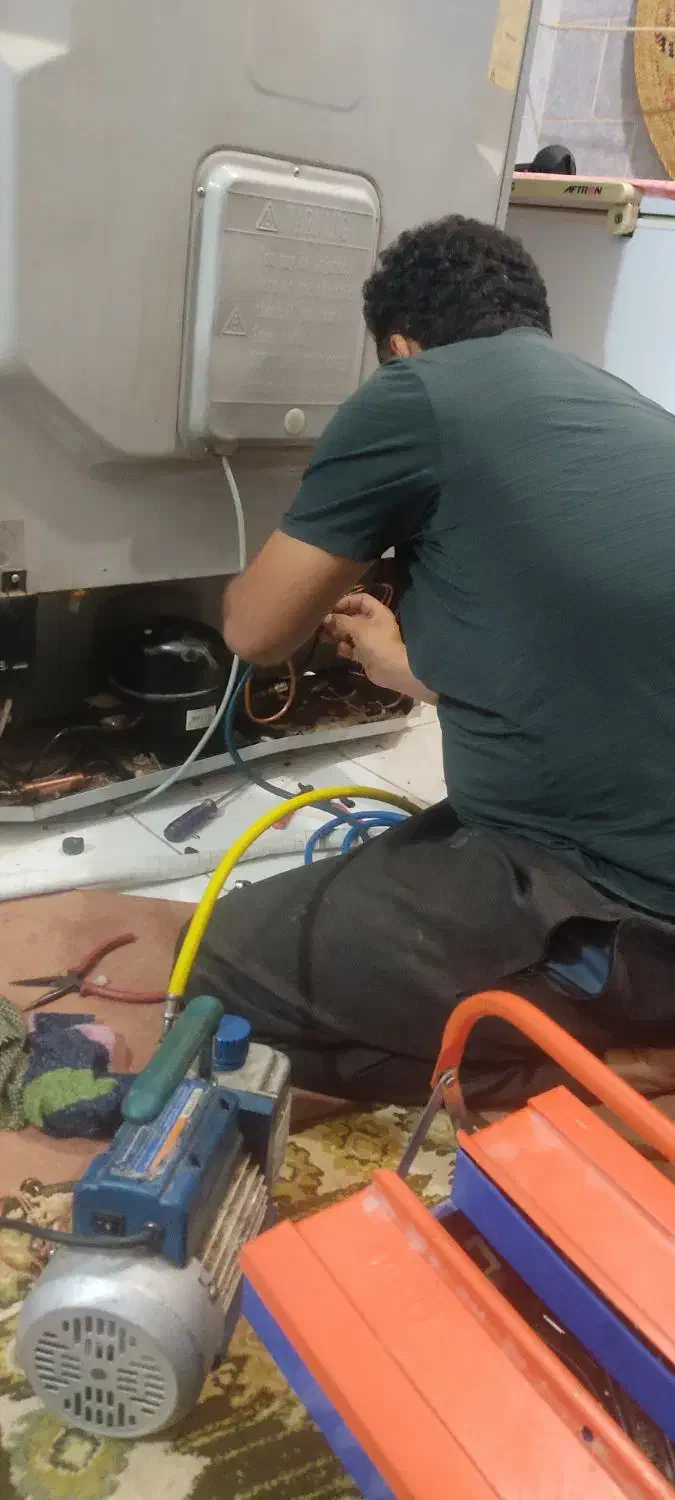 تعمیر یخچال فریزر خانگی وفروشگاهی لوازم خانگی|خدمات پیشه و مهارت|داراب, |دیوار