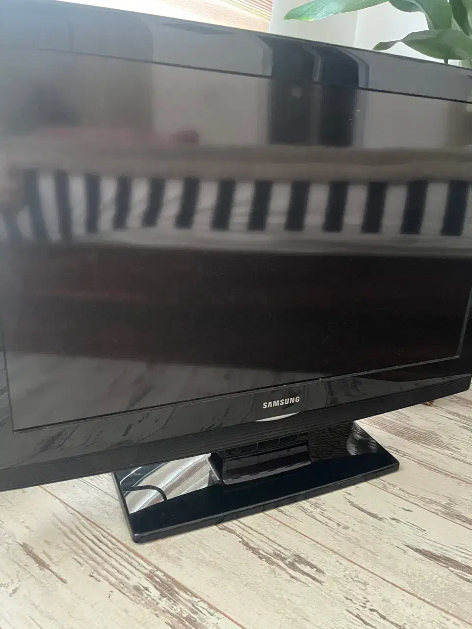 تلویزن سامسونگ|تلویزیون و پروژکتور|لاهیجان, طالقانی|دیوار