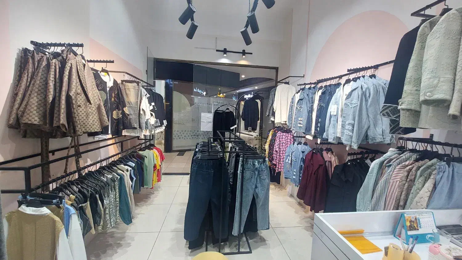 واگذاری گالری پوشاک زنانه|فروشگاه و مغازه|بجنورد, |دیوار