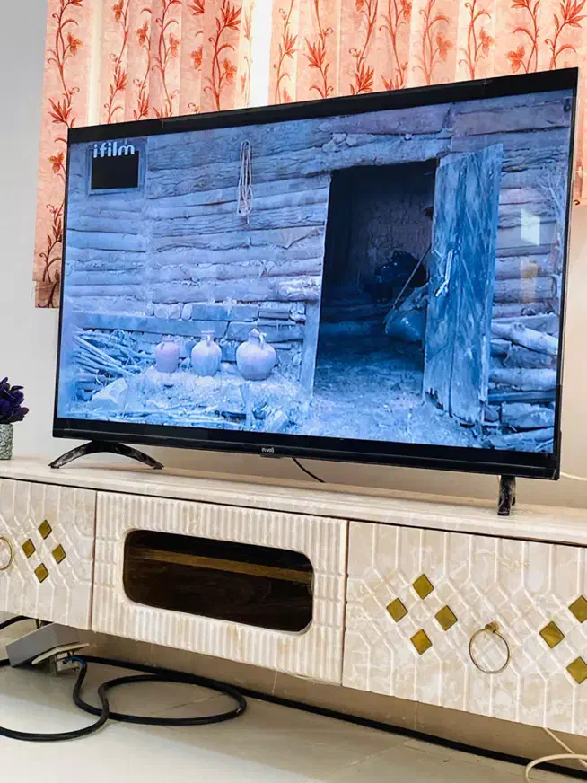 تلویزیون 43اینج ایولی|تلویزیون و پروژکتور|چابهار, |دیوار