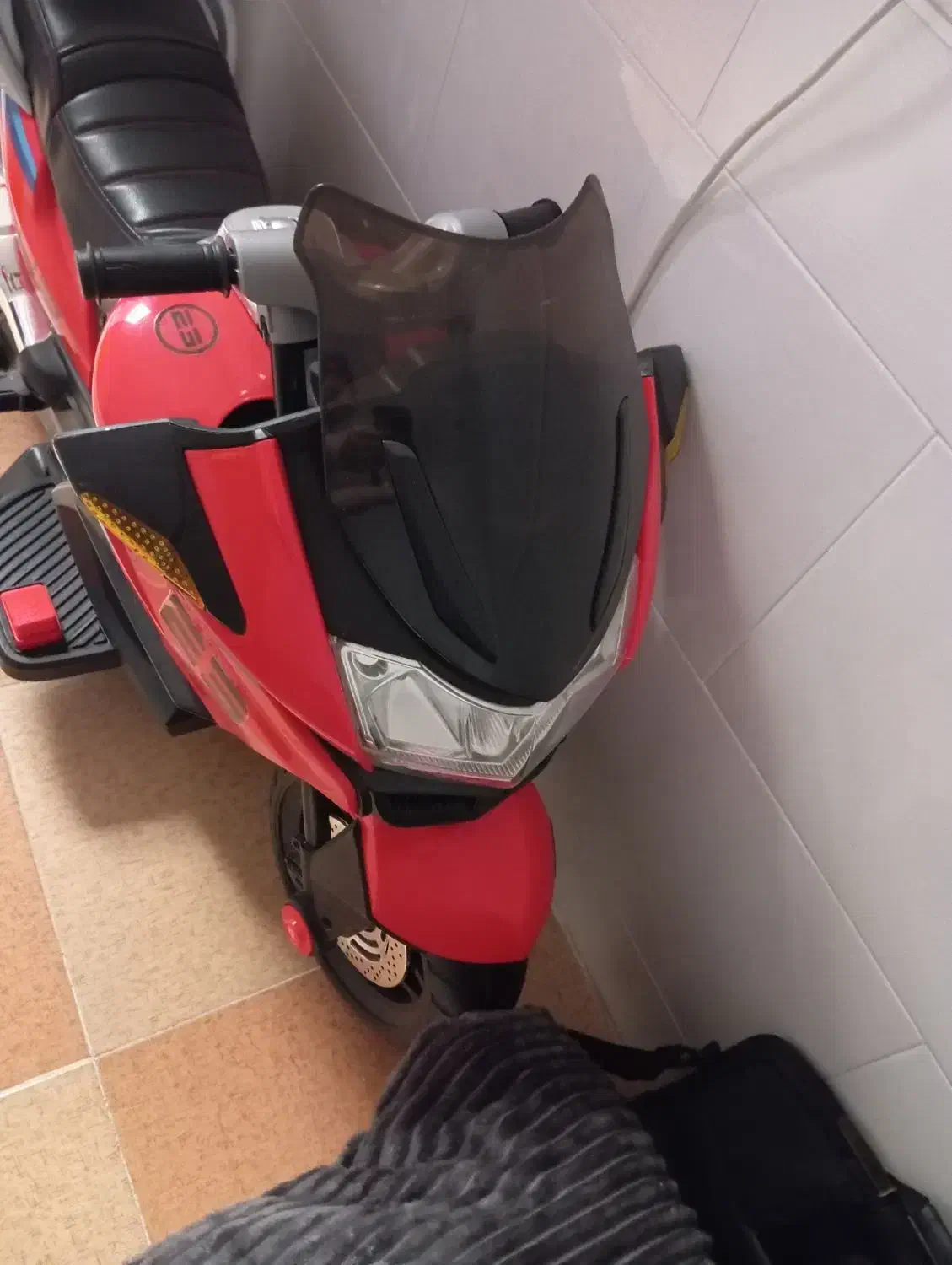 موتور شارژی دوموتوره موزیکال|اسباببازی بچه|بندر امام خمینی, |دیوار