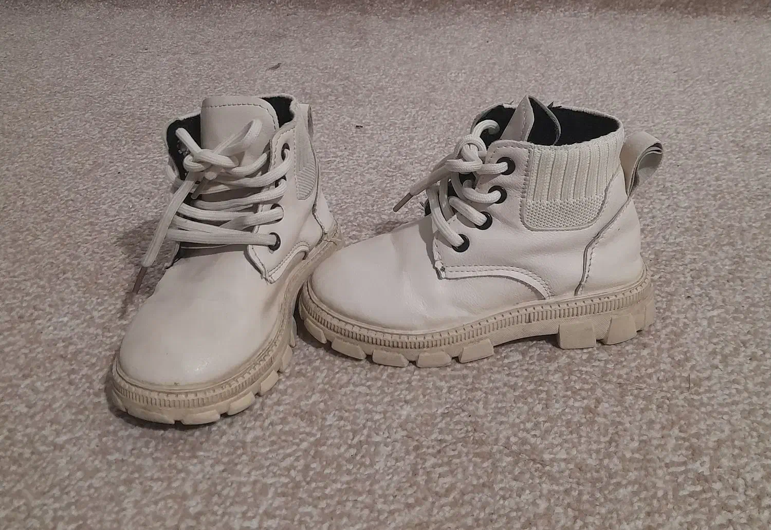 نیم بوت پسرانه اورجینال۵۰۰۰۰۰|کفش و لباس بچه|شهریار, شهرک وائین|دیوار