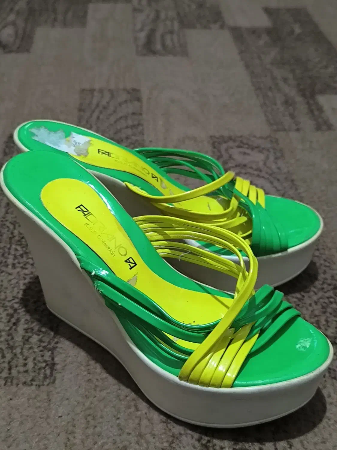 دمپایی|کیف، کفش، کمربند|ارومیه, |دیوار