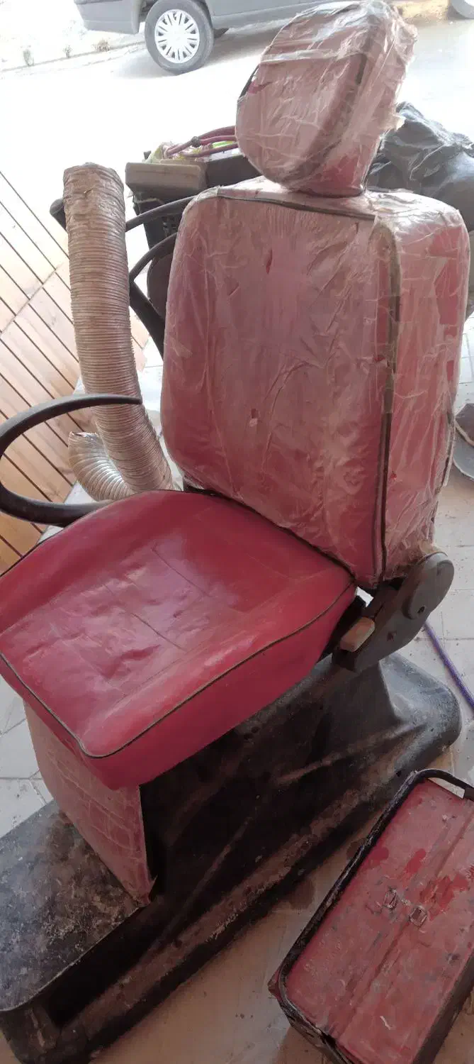 صندلی|آرایشگاه و سالن‌های زیبایی|ارومیه, |دیوار