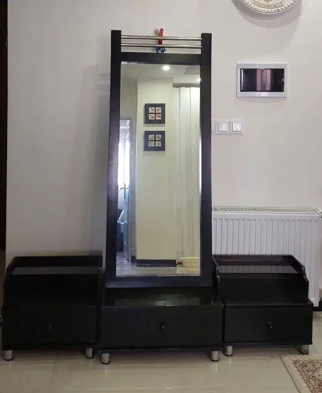 آینه قدی با کشو|آینه|اسلام‌شهر, شهرک توحید|دیوار