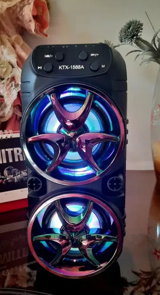 اسپیکر رقص نور|پخش‌کننده همراه|کرج, باغستان|دیوار