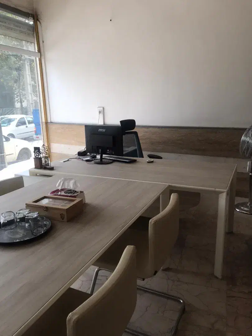 میز کنفرانس در حدّ نو|دفتر کار|آمل, |دیوار