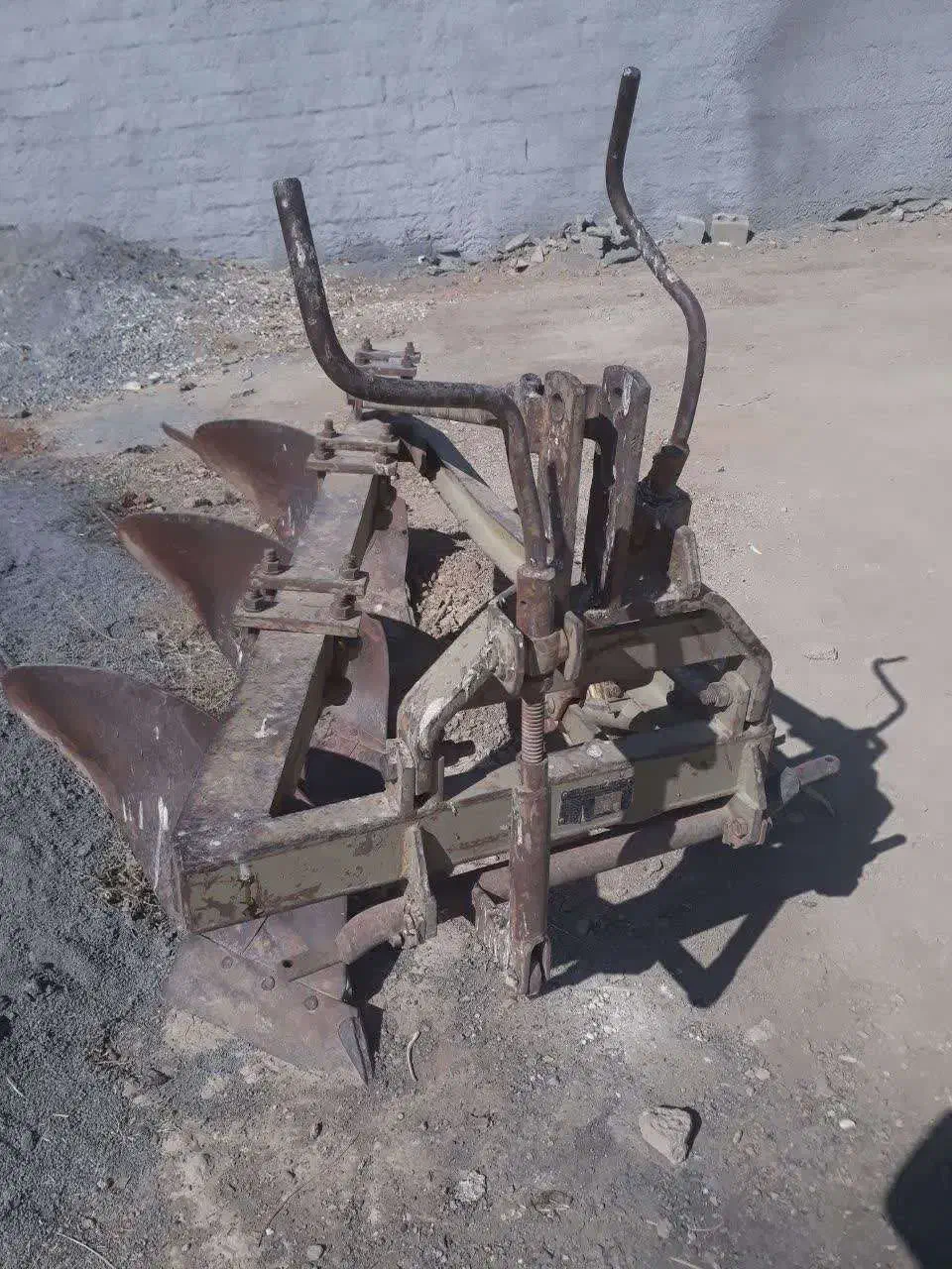 گاو آهن ۳ خیش|ماشین‌آلات صنعتی|تیران, |دیوار