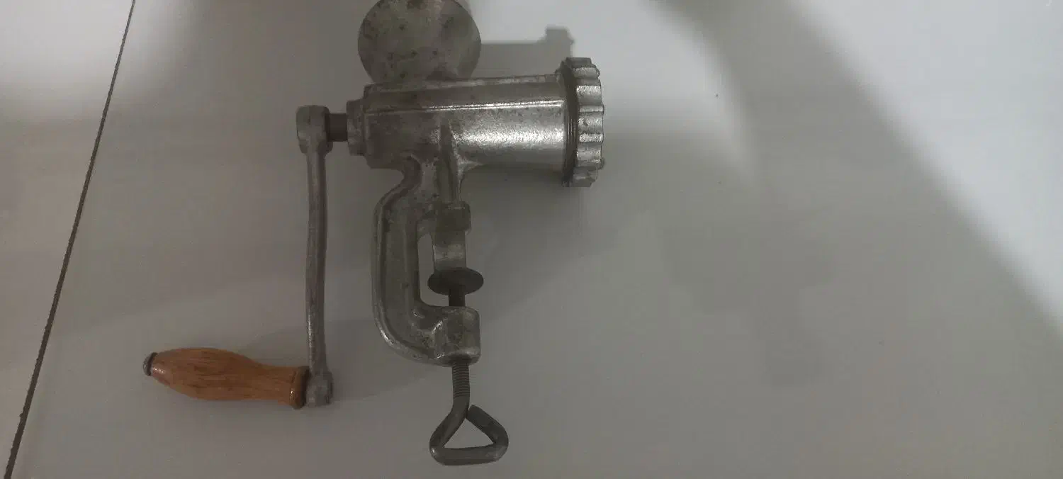 چرخ گوشت دستی قدیمی|ظروف پختوپز|کرمانشاه, |دیوار