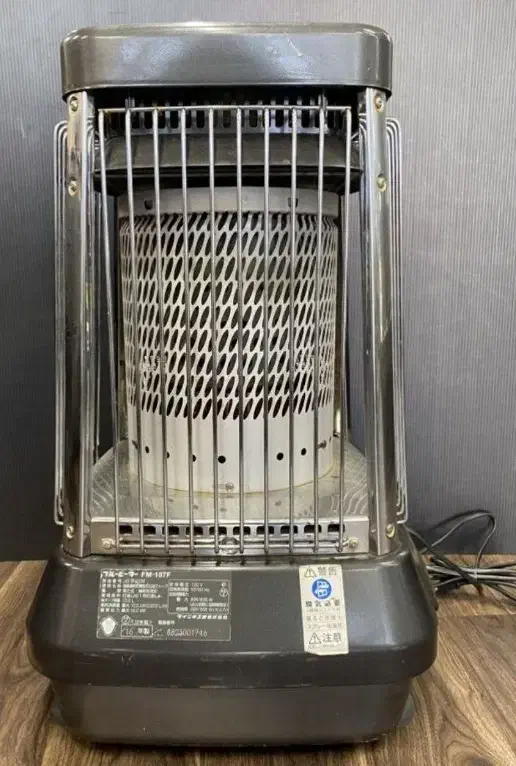 بخاری نفتی برقی ژاپنی آنتیک عتیقه کلکسیونی|کلکسیون اشیاء عتیقه|شریفآباد, |دیوار