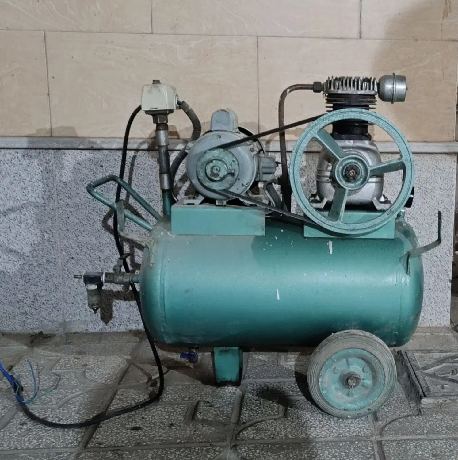 پمپ باد ۵۰ لیتری|ابزارآلات|گناباد, |دیوار