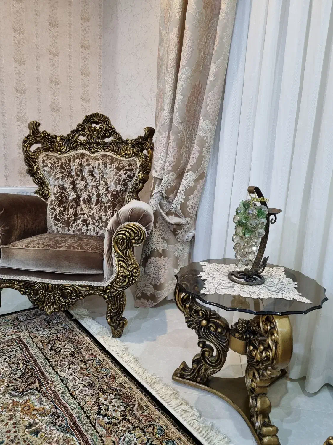 مبل ۹ نفره کاملا نو و سالم همراه با میز|مبلمان خانگی و میز عسلی|اشتهارد, |دیوار