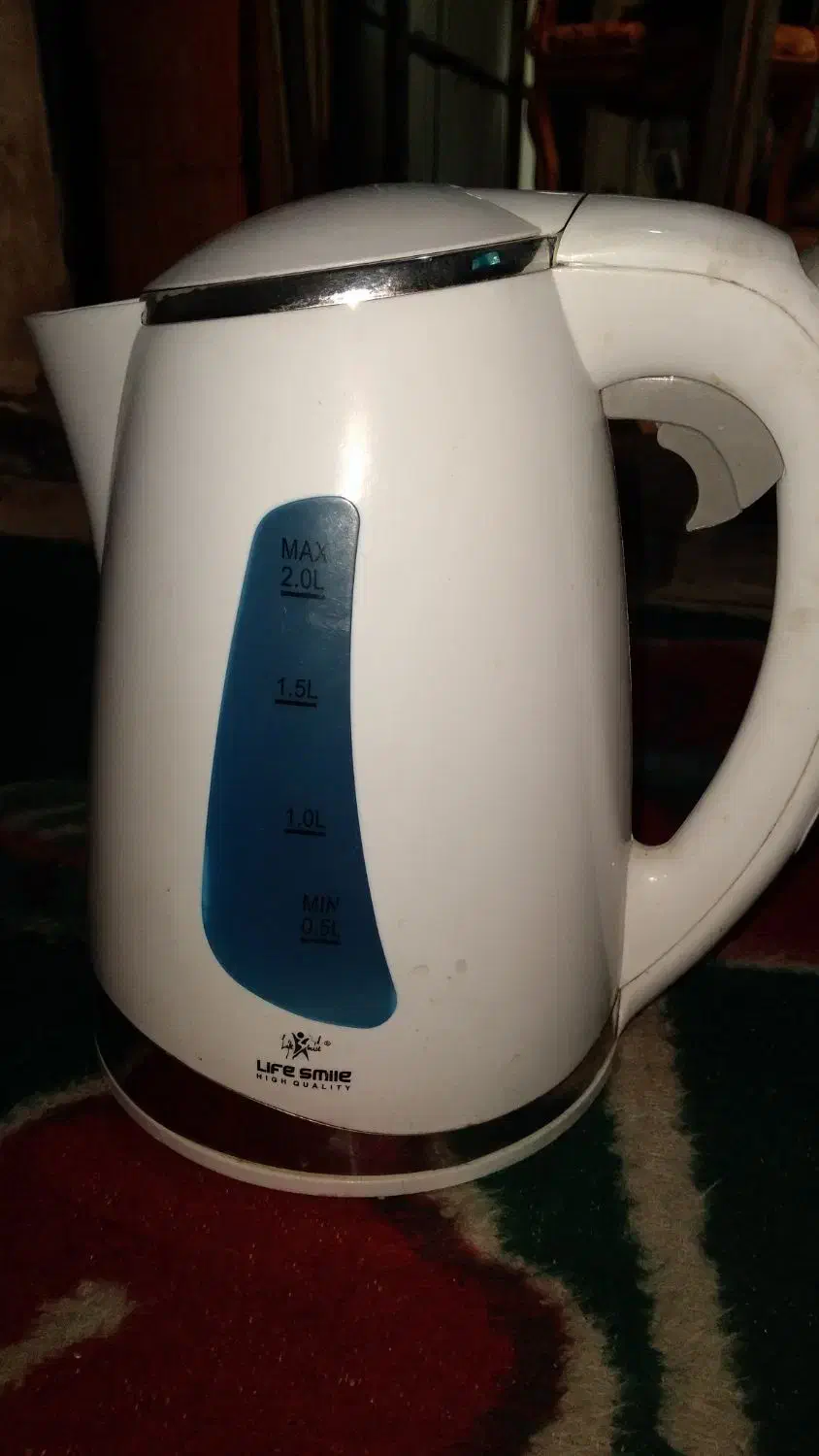 کتری برقی صحیح و سالم|قوری، کتری، قهوه‌ساز دستی|آبادان, |دیوار