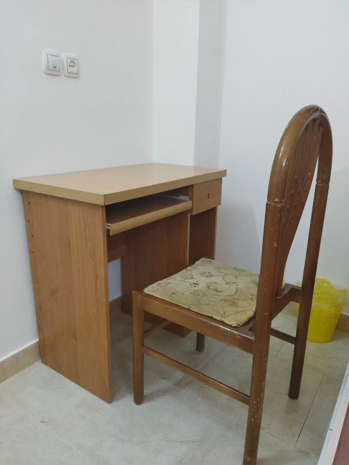 میز تحریر چوبی با صندلی|میز تحریر و کامپیوتر|زنجان, |دیوار