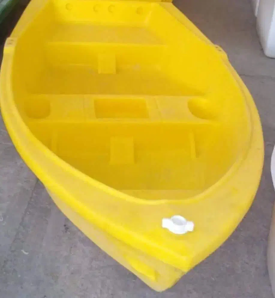 فروش قایق پلی اتیلن جهار نفره|قایق و سایر وسایل نقلیه|درگهان, |دیوار