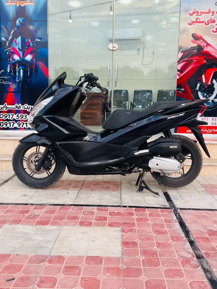 pcx125|موتورسیکلت|بندر دیر, |دیوار