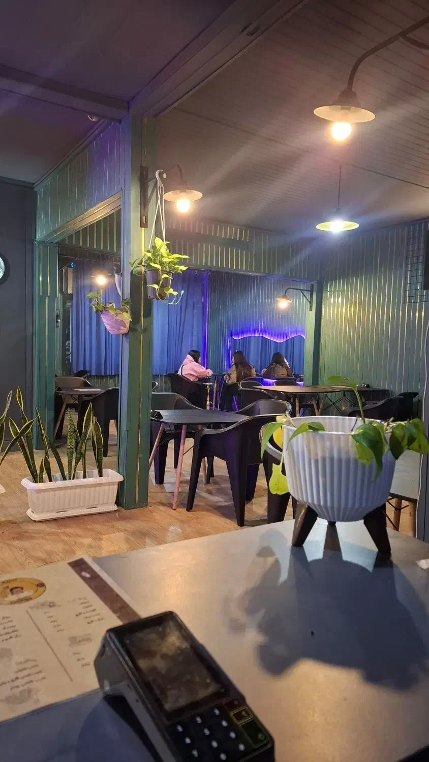 اجاره مغازه سبزه میدان طبقه اول کافه و غیره|اجارهٔ مغازه و غرفه|رشت, استادسرا|دیوار