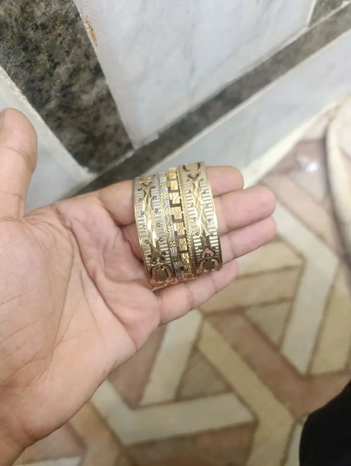 فروش طلا با فاکتور از گرمی 150بالای تابلو به بالا|جواهرات|زابل, |دیوار