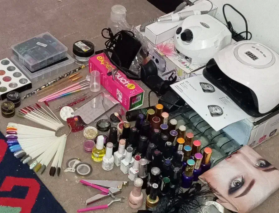 وسایل کاشت ناخن|آرایشگاه و سالنهای زیبایی|نورآباد, |دیوار