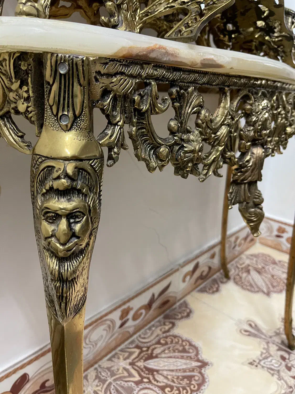 آینه و شمعدان و کنسول آینه و جای قرآن قدیمی برنز|بوفه، ویترین، کنسول|اسلامشهر, شهرک قائمیه|دیوار