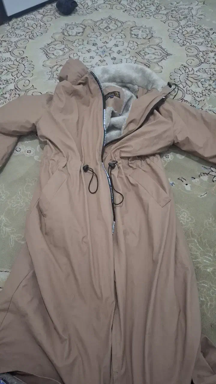 کاپشن بارانی|لباس|پرند, فاز ۴|دیوار