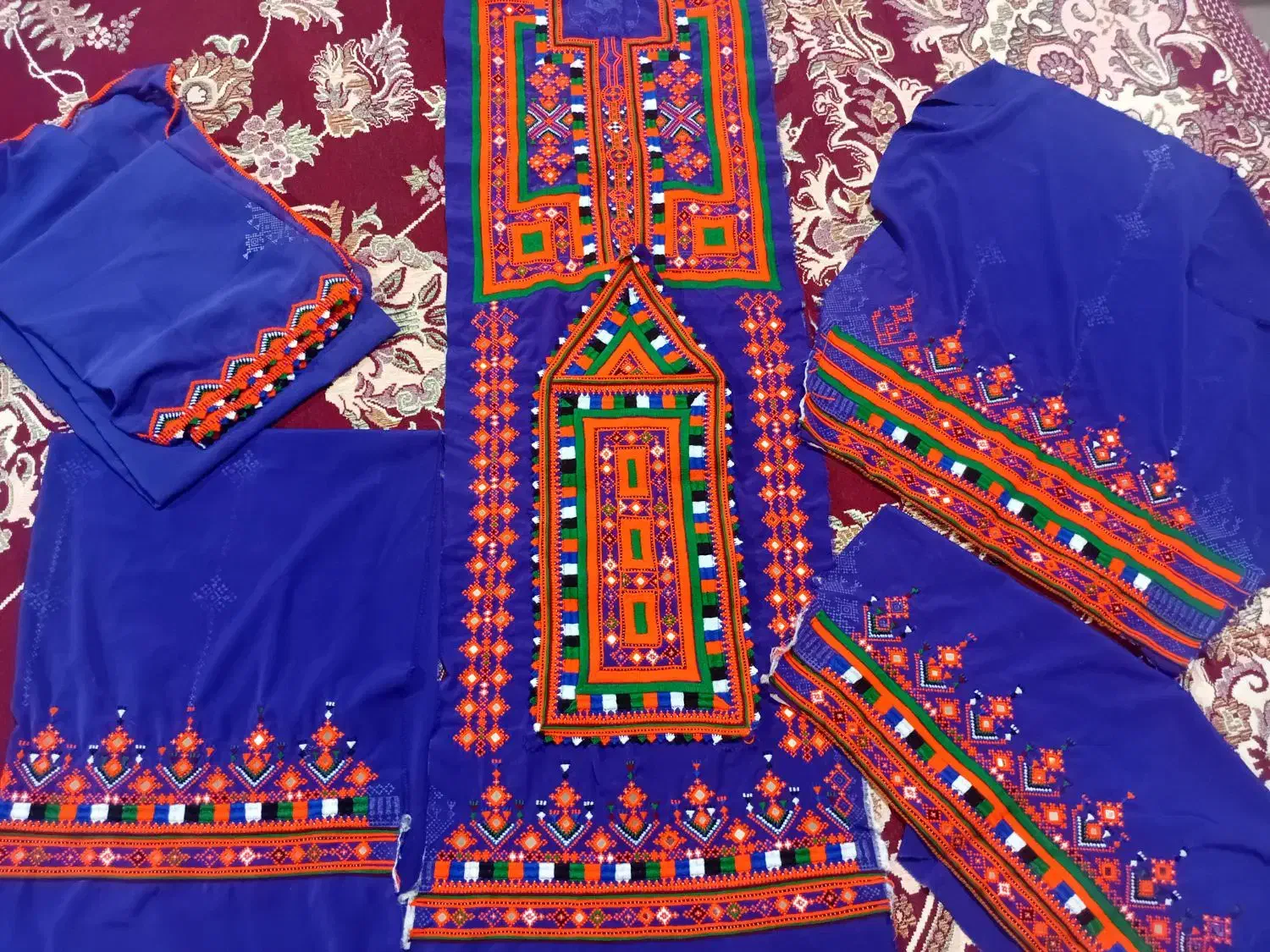 لباس فروشی|لباس|سراوان, |دیوار