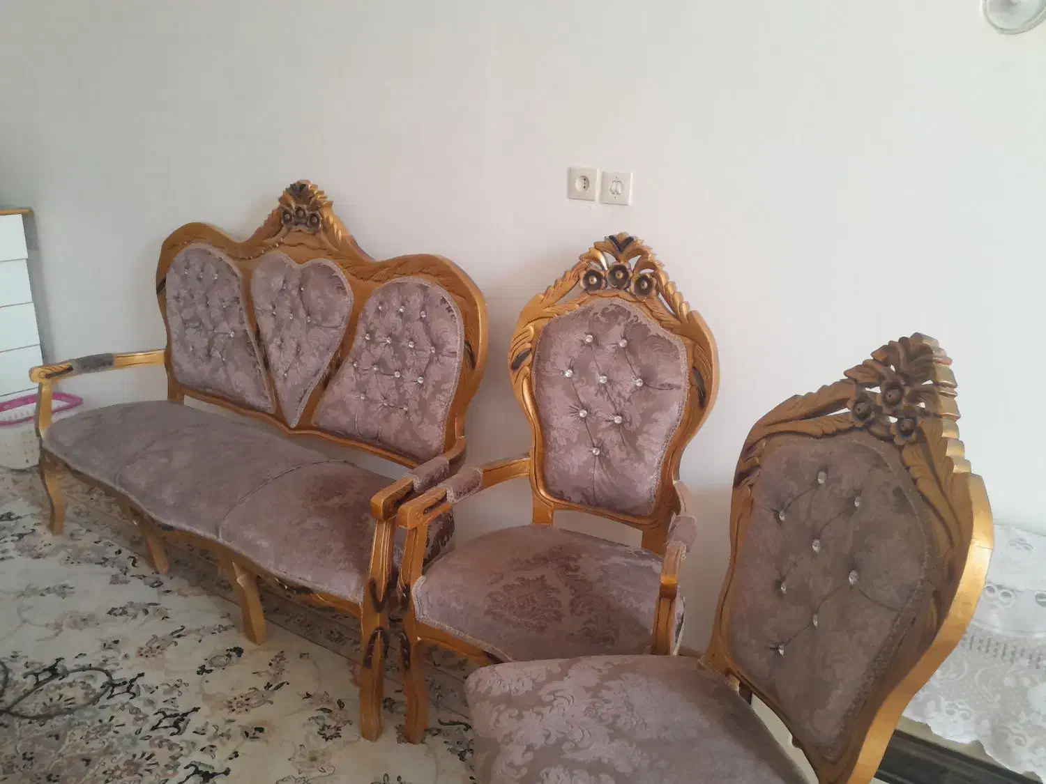 مبل سلطنتی تمیز ۴.۵۰۰|مبلمان خانگی و میز عسلی|کاشان, سیفی آباد|دیوار