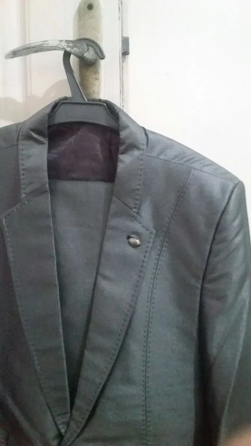 دو عدد کت وشلوار|لباس|پاکدشت, پارچین|دیوار