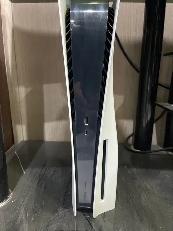 Ps5به همراه دو دسته|کنسول، بازی ویدئویی و آنلاین|یزد, |دیوار