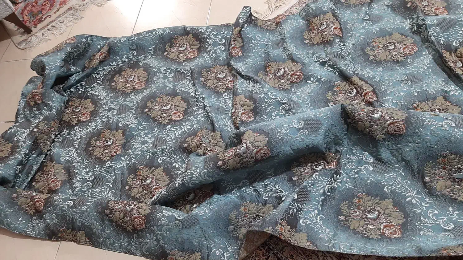 کتیبه پرده ترک|پرده، رانر، رومیزی|تهران, آبشار تهران (دریاچه)|دیوار