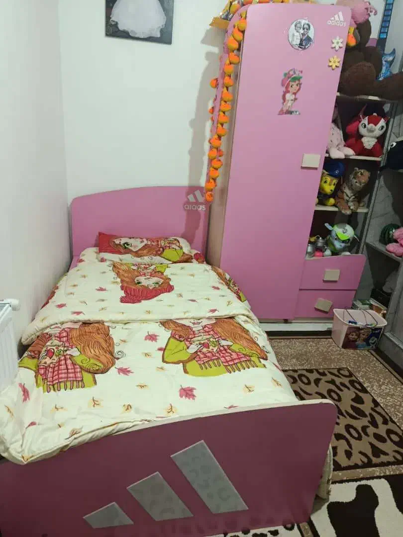 سرویس نهار خوری و تخت خواب و کمد بچه|میز و صندلی غذاخوری|اشتهارد, |دیوار