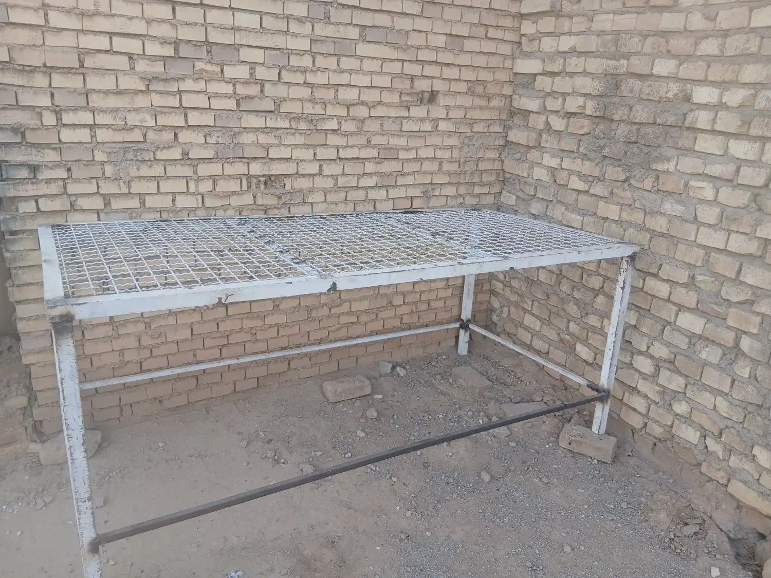 میز فنس دار|میز و صندلی غذاخوری|یزد, |دیوار