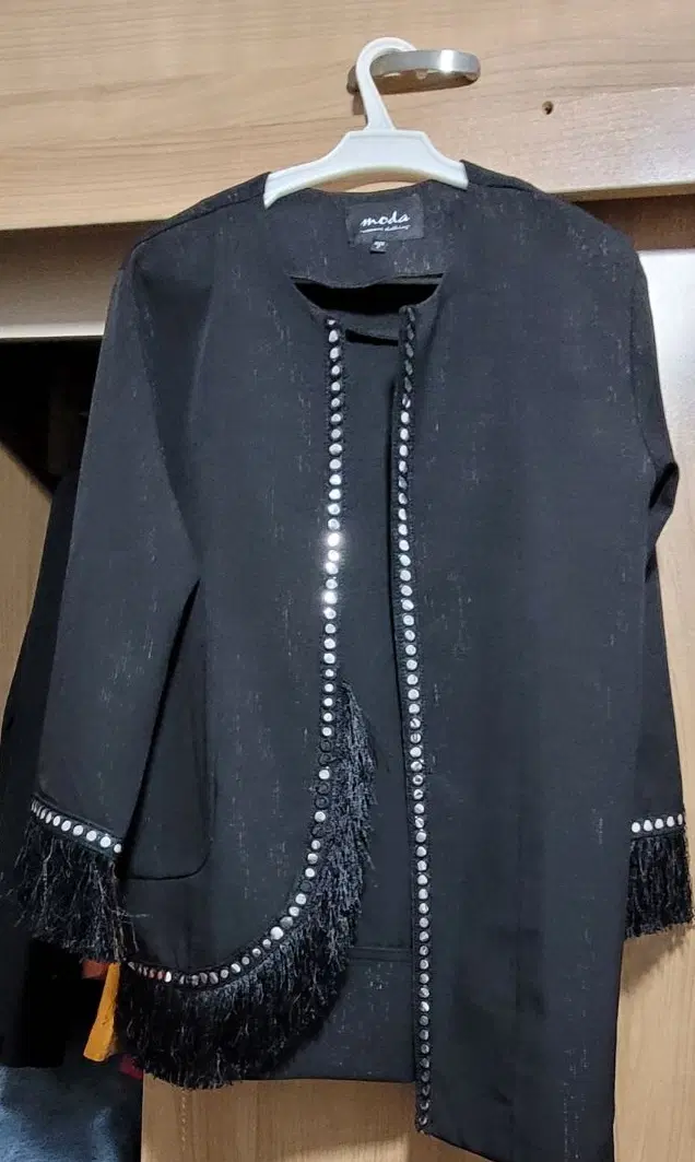 کت مجلسی|لباس|کرج, حصار|دیوار
