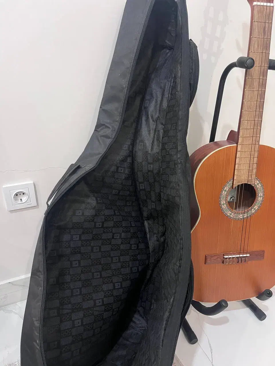 گیتار همراه با کاور|گیتار، بیس، امپلیفایر|تهران, نیروی هوایی (پیروزی)|دیوار