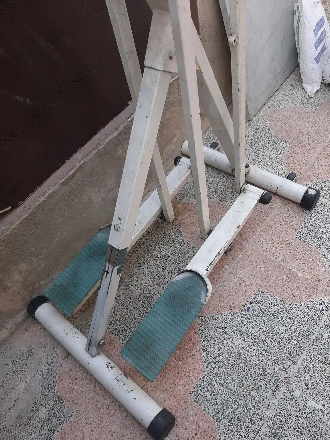 یک دستگاه ورزشی دست سالم|تجهیزات ورزشی|کرمانشاه, |دیوار