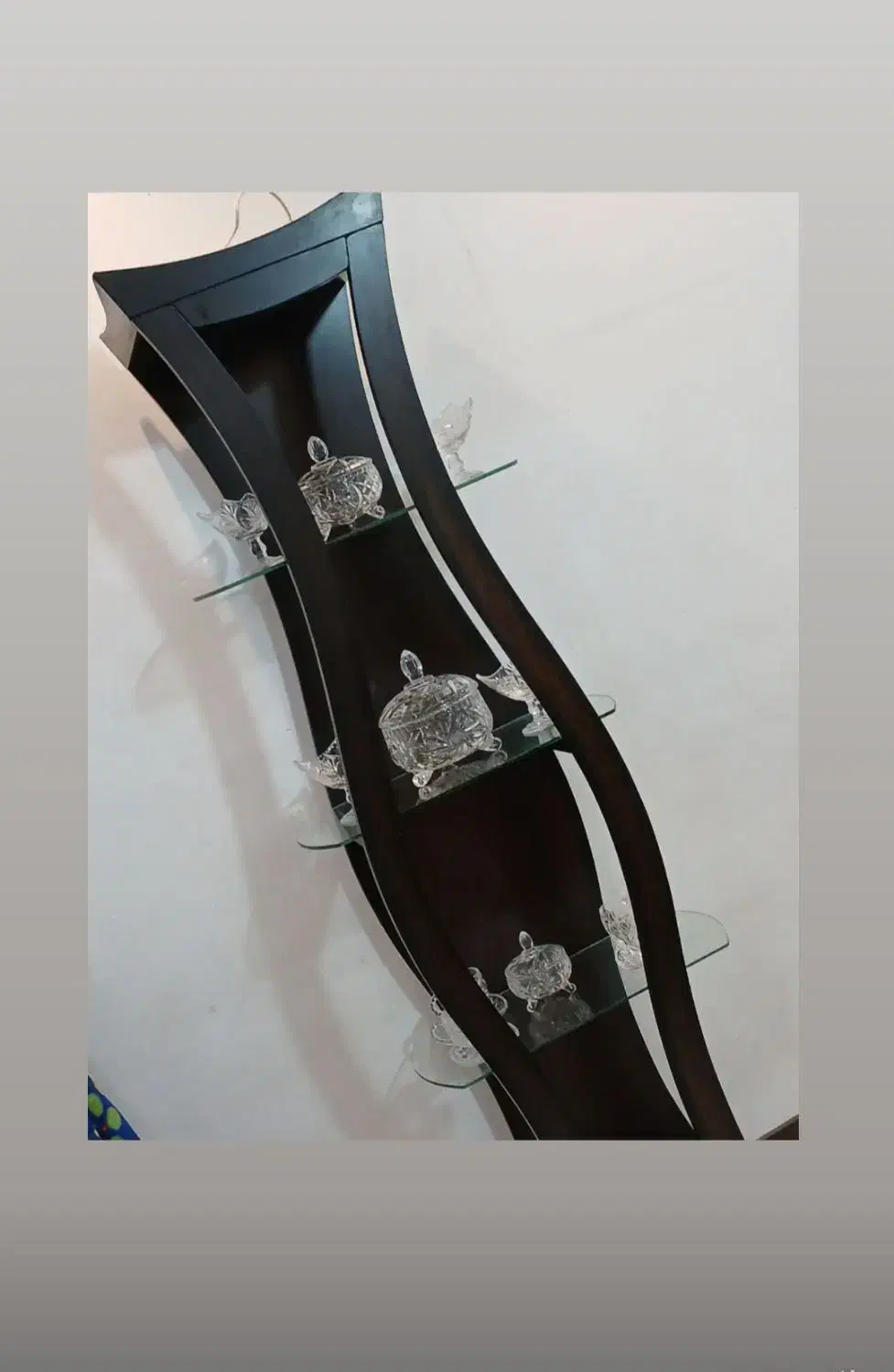 استند  درحد نو جنس خیلی خوب و بسیار سبک|کتابخانه، شلف، قفسه‌های دیواری|اندیشه, اندیشه فاز ۱|دیوار