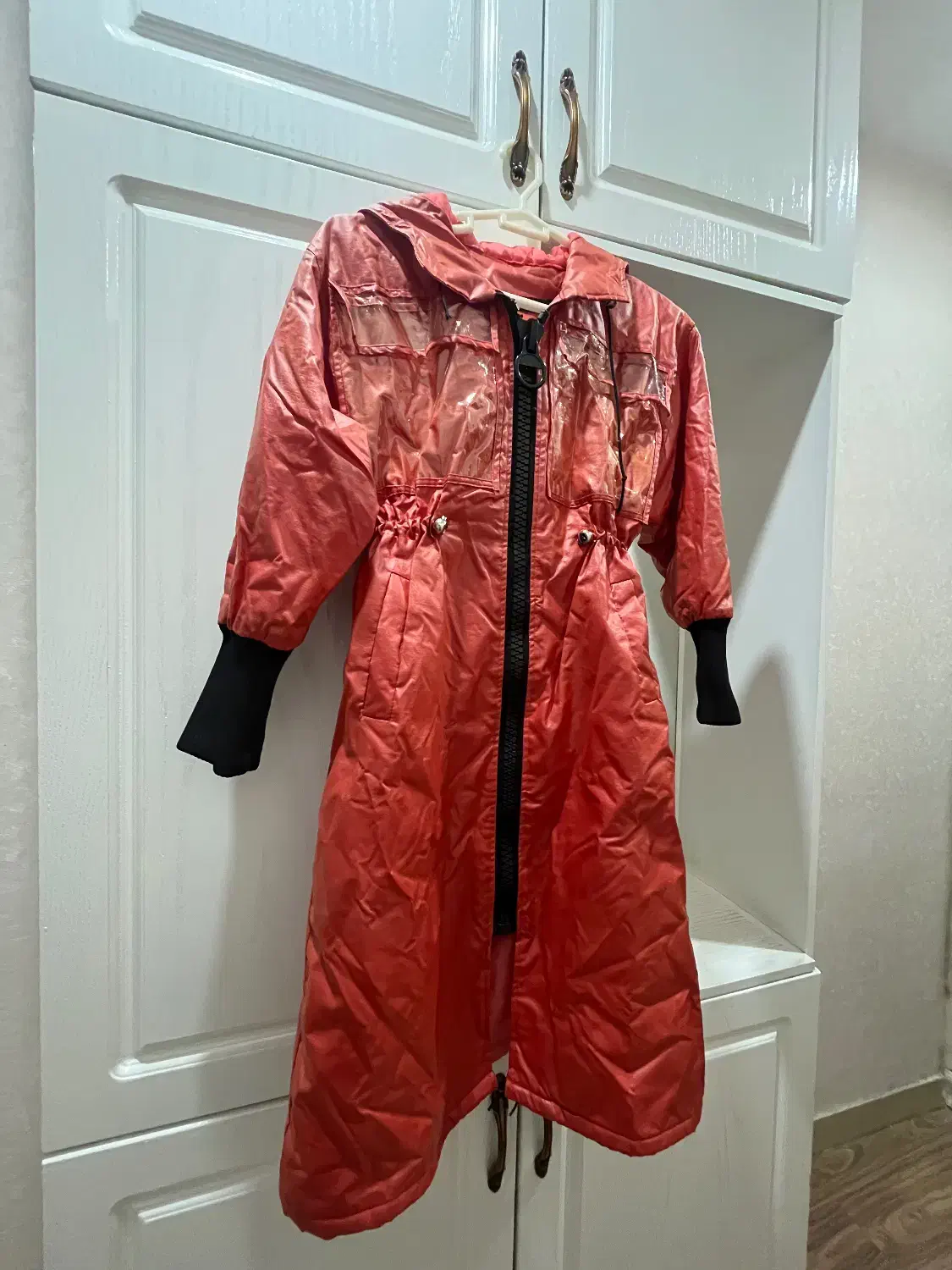 کاپشن چرم قرمز و پالتو مشکی|لباس|مشهد, شهرک لشکر (شهرک غرب)|دیوار