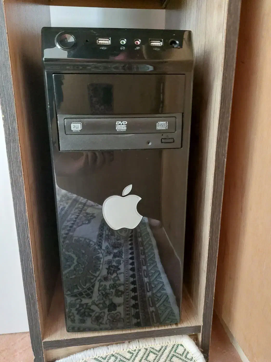 مانیتور ال جی به اضافه کیس موس کیبورد باند|رایانه رومیزی|خرمدره, |دیوار