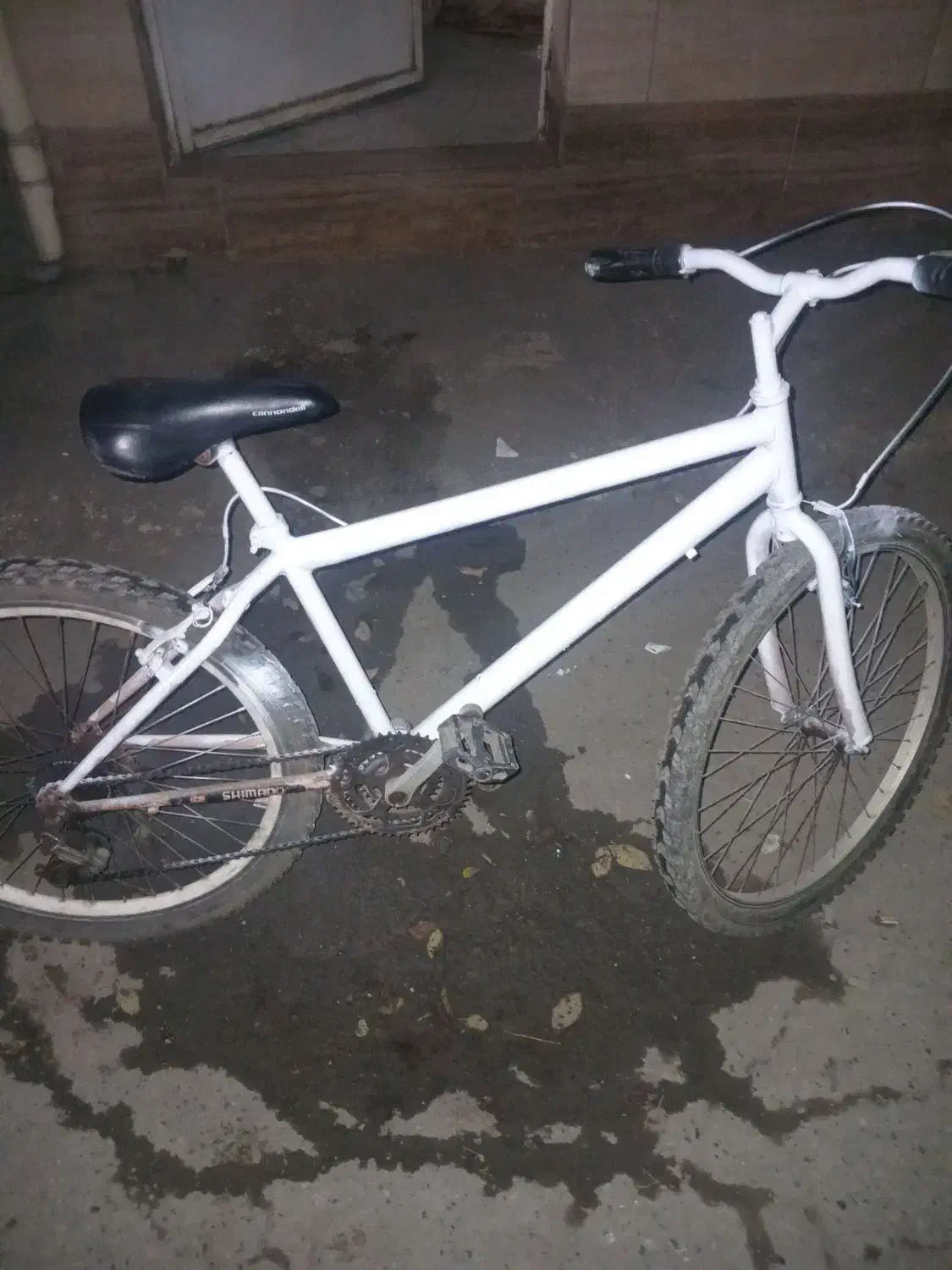 یک عدد دوچرخه|دوچرخه، اسکیت، اسکوتر|رشت, هلال احمر|دیوار