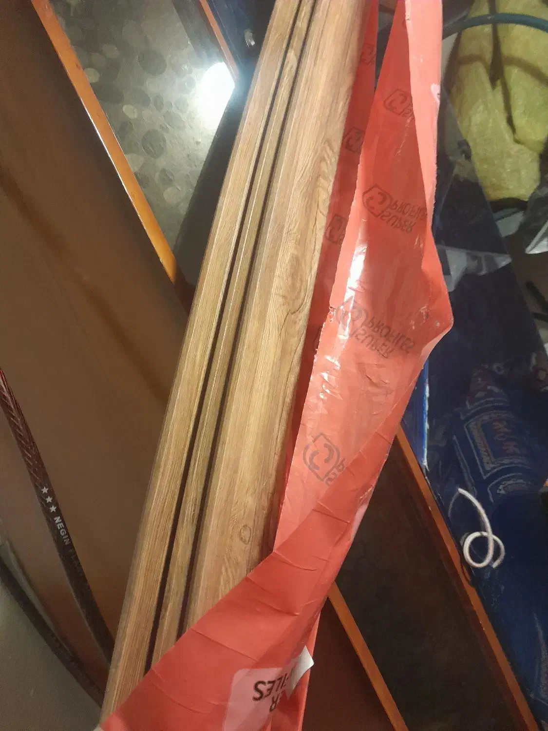 قرنیز چوبی|کتابخانه، شلف، قفسه‌های دیواری|زنجان, |دیوار