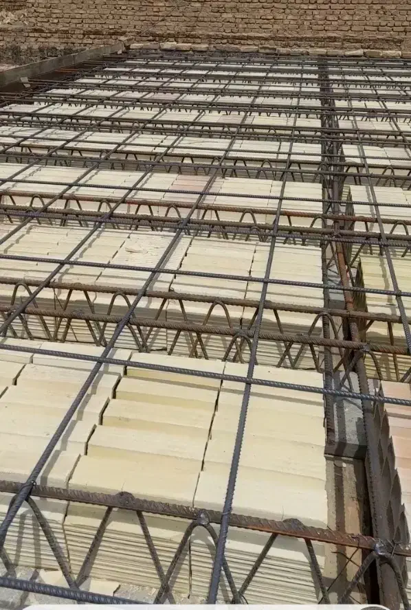 اجرای سقف تیرچه بلوک با ابزار متری ۱۵۰تا۲۰۰میبندم|خدمات پیشه و مهارت|یزد, |دیوار